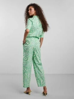 Titelseite -Outlet Y.A.S Store 26028500 WhisperWhite 975363 004