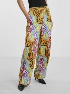 Titelseite 44 Y.A.S YASZIBRI BROEK